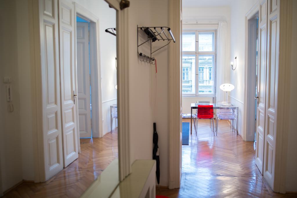Jokai Ter Apartamento Budapest Exterior foto