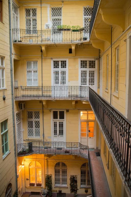 Jokai Ter Apartamento Budapest Exterior foto